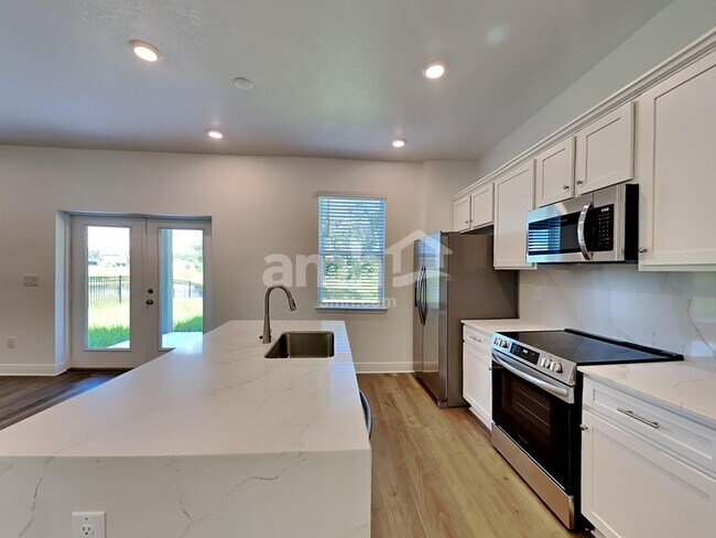 Foto del edificio - 6561 Atlantic Bch Ave