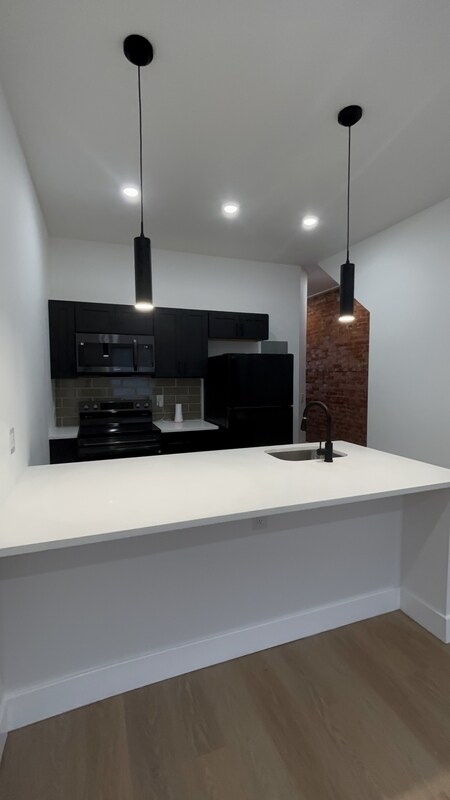 Foto del edificio - 1351 Kerbaugh St