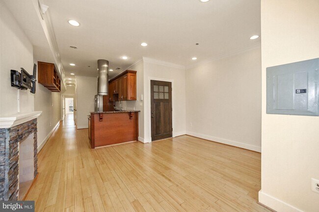 Foto del edificio - 1126 Columbia Rd NW