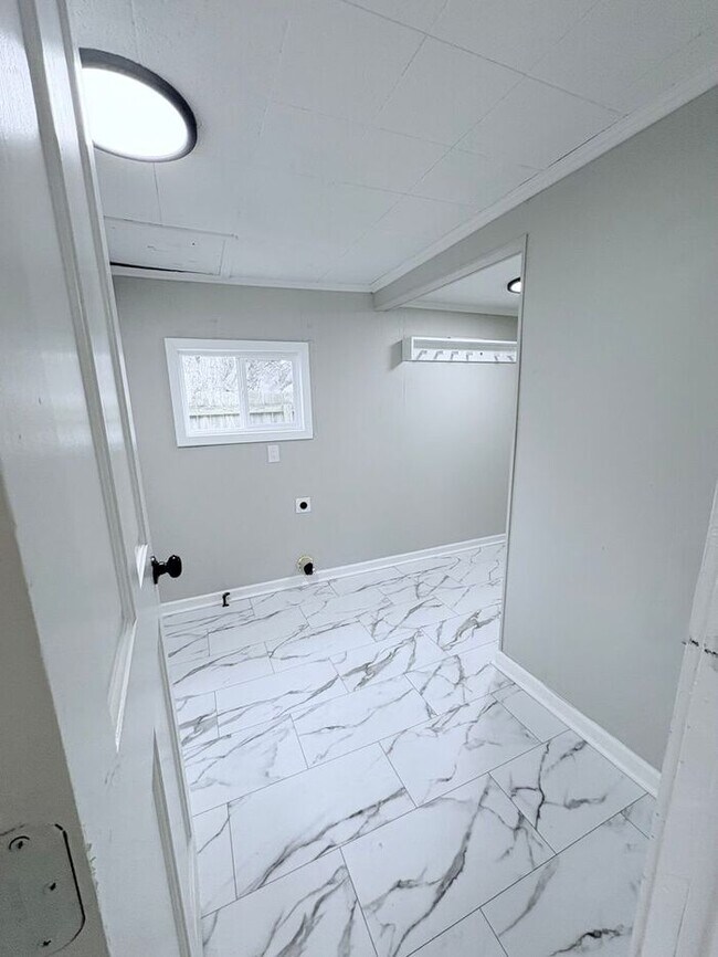 Foto del edificio - Charming 4 beds 3 baths in Reynoldsbug!