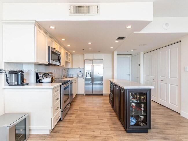 Foto del edificio - 20225 NE 34th Ct