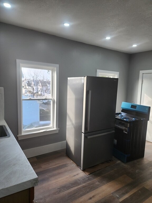 Building Photo - 46 Brett St