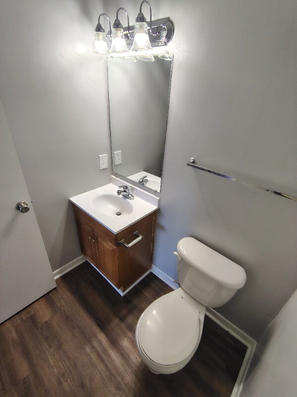 Foto del edificio - 600 Reusens Rd