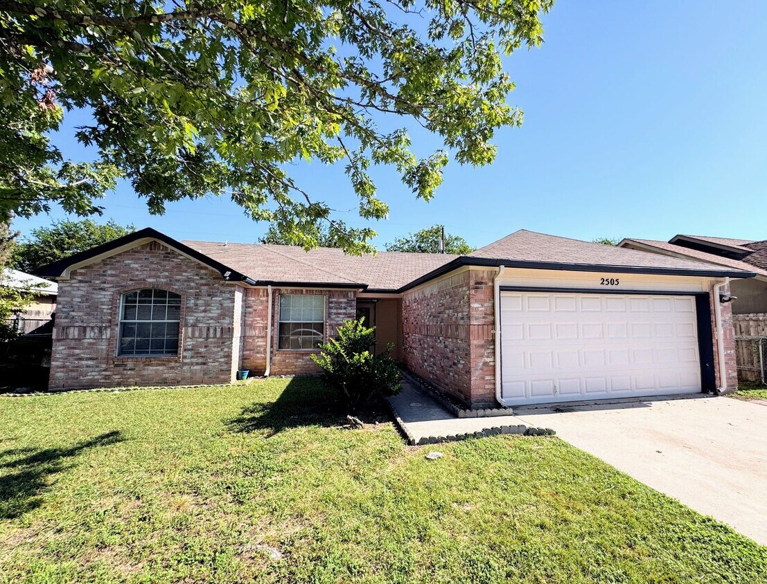 Foto principal - 2505 Windmill Dr
