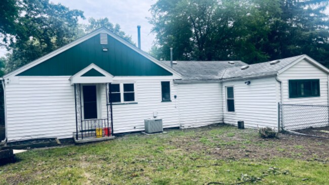 Building Photo - 312 Hayes Rd