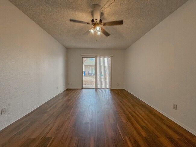 Foto del edificio - 2826 E Monte Cristo Ave