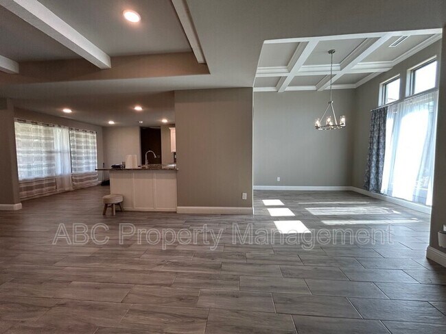 Building Photo - 328 N Otoe St