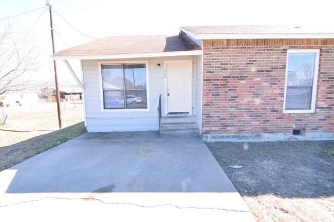 Foto del edificio - 1602 Kelly Dr