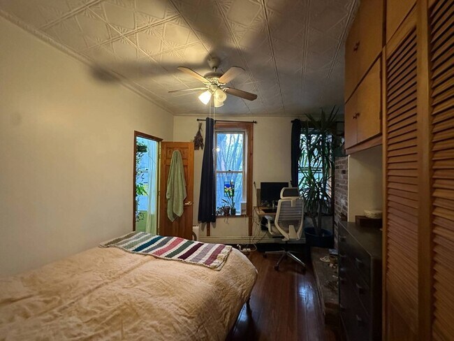 Foto del edificio - 374 Columbia St