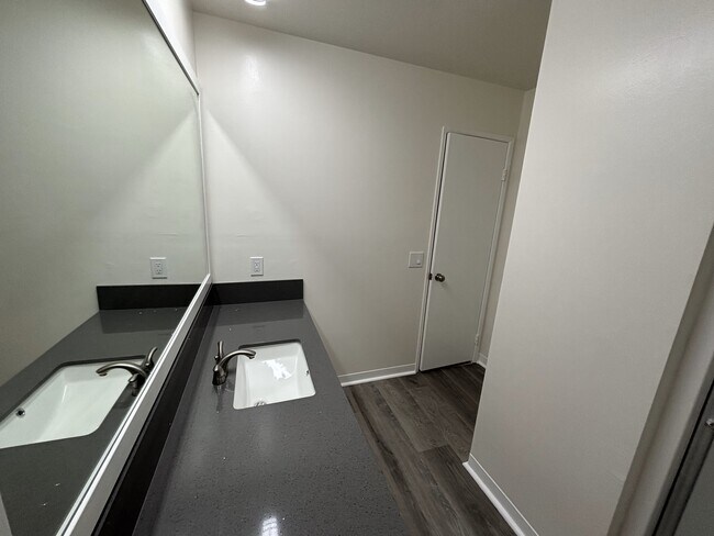 Photo - 2105 Grant Ave Apartments