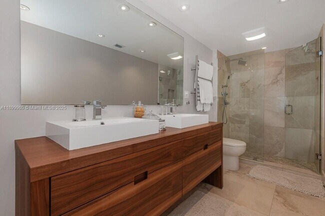 Foto del edificio - 2301 Collins Ave