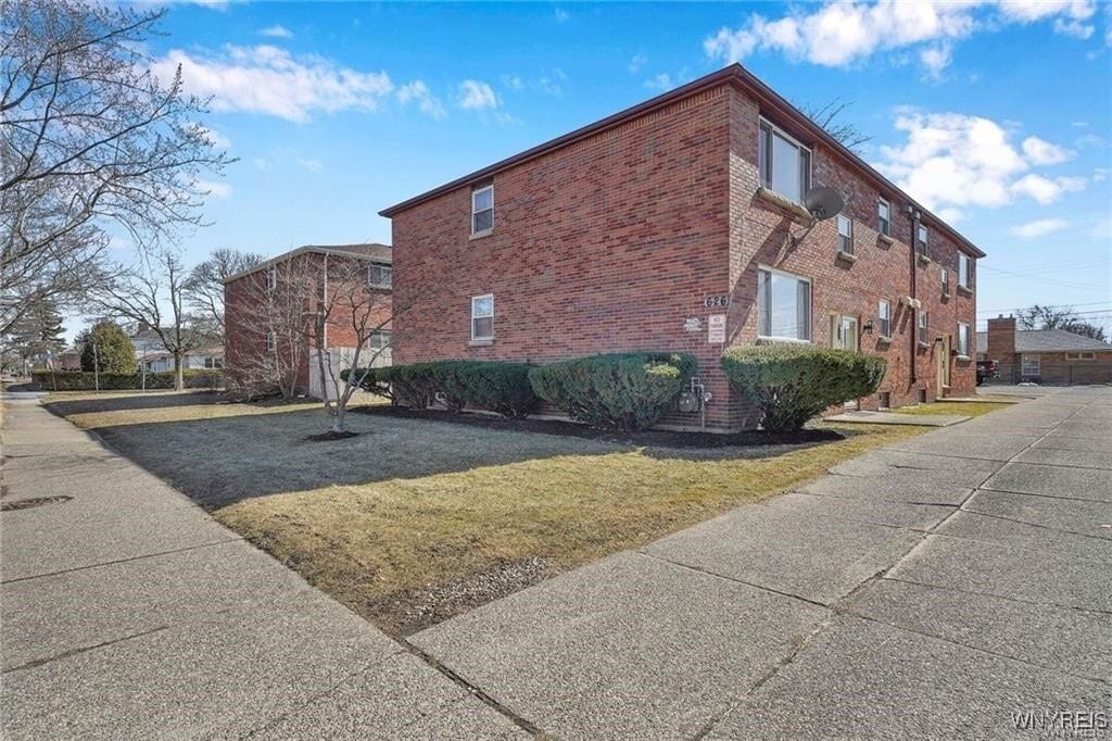 Primary Photo - 626 Kenmore Ave