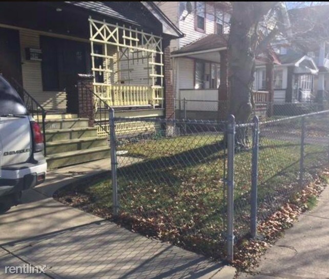 Primary Photo - 839 E 131st St