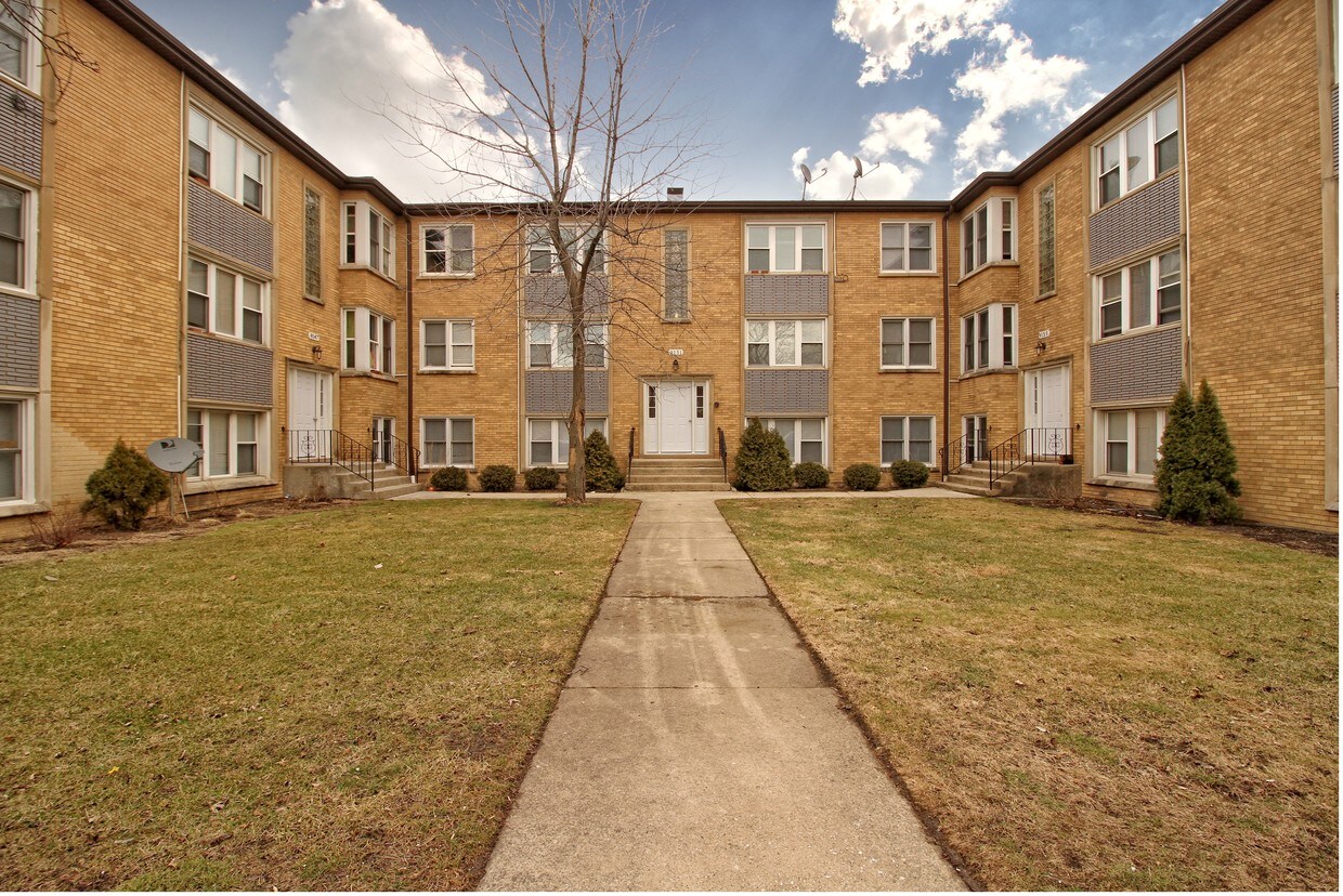 Primary Photo - 9147 S Pulaski Rd
