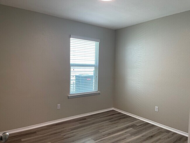 Foto del edificio - Beautiful Home for Lease in Yowell Ranch