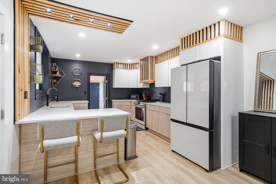Photo - 268 W Duncannon Avenue Unit
