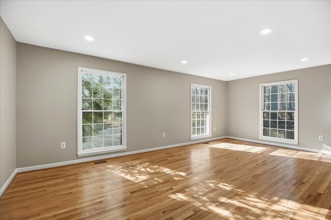 Foto del edificio - 1501 Chatham Colony Ct