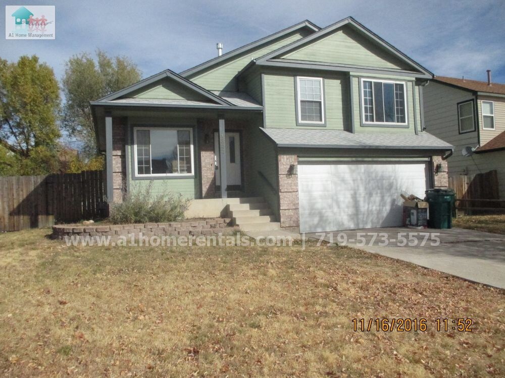 Primary Photo - 3 Bed Tri-Level with Finished Basement