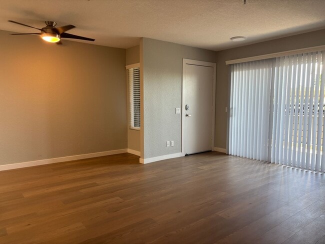 Interior Photo - River House Apartments