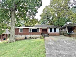 Building Photo - 1987 Longdale Dr