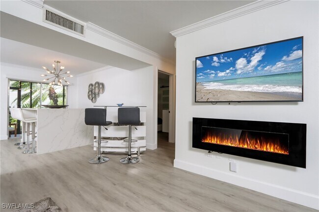 Foto del edificio - 788 Park Shore Dr
