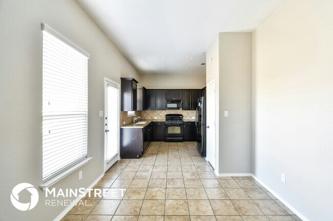 Foto del edificio - 6523 Candlecrest Ct