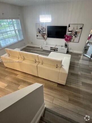 Building Photo - 6010 Red Plum Ct