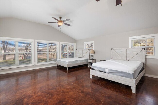 Foto del edificio - 1012 Buerger Ln