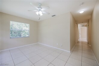 Building Photo - 1016 Bagget St E