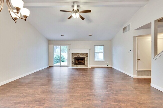 Building Photo - 9706 Moorberry St