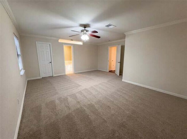 Foto del edificio - 1951 Pin Oak Dr