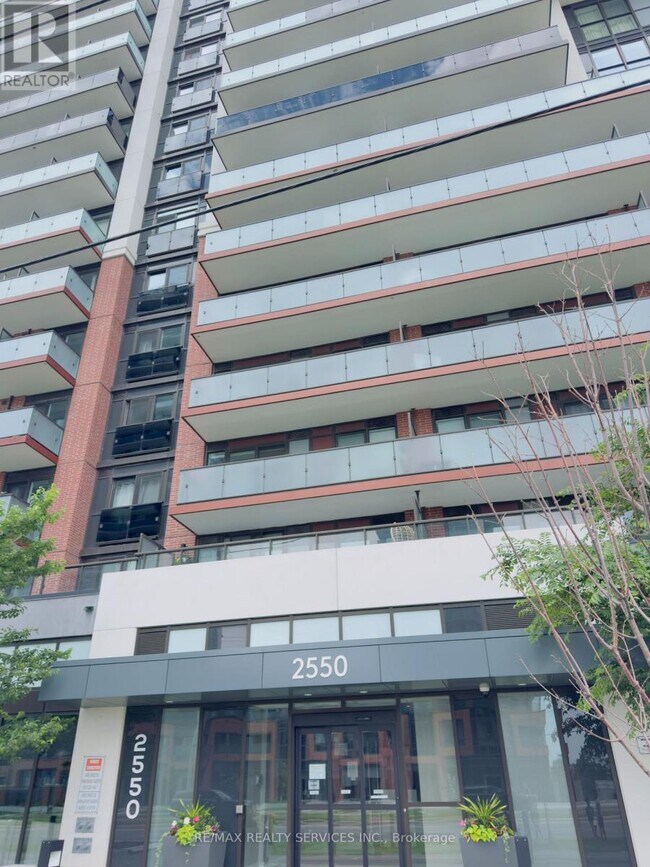 Photo du bâtiment - 2550 Simcoe St N