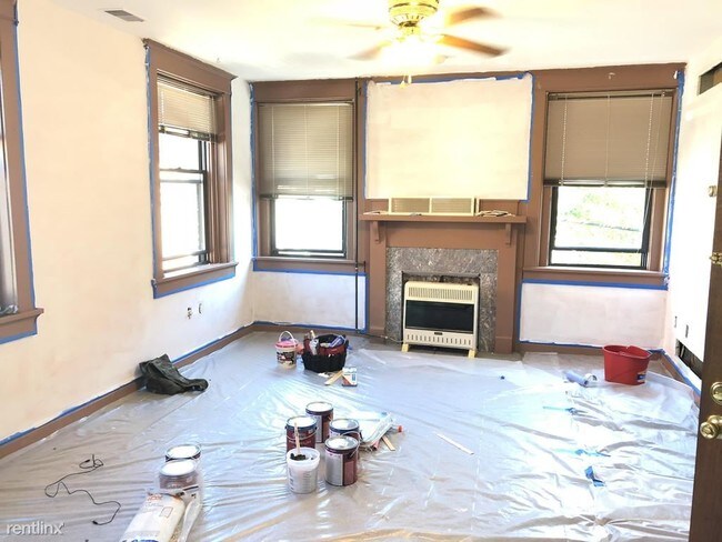 Building Photo - 423 Foreland St