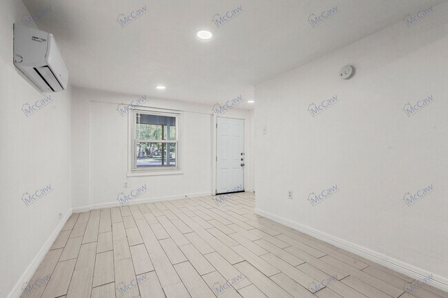 Foto del edificio - Cute 2/1 Duplex in Fort Worth