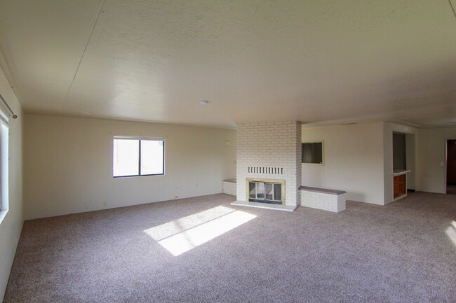 Building Photo - MOVE IN SPECIALL!!! $500 OFF FIRST MONTH"S...