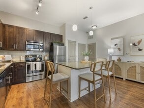 Building Photo - Bell Lake Forest