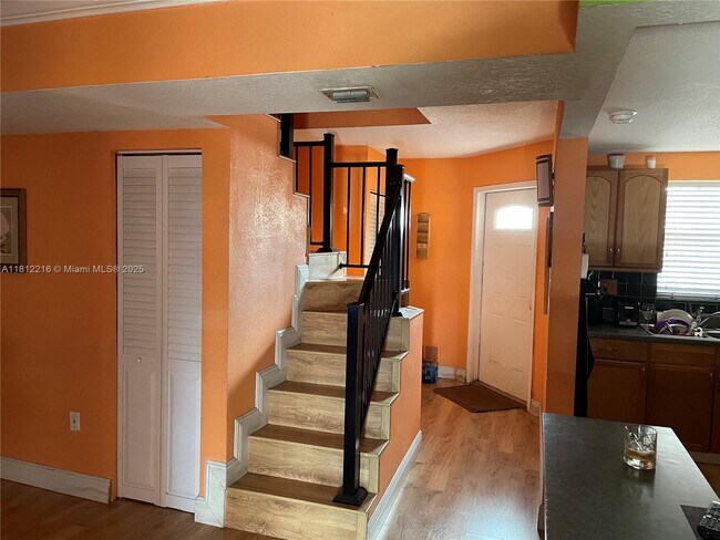 Building Photo - 4202 W 10th Ln