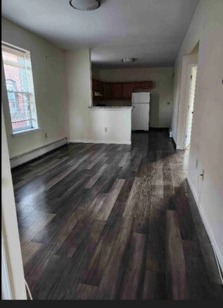 Building Photo - 310 Bellevue St