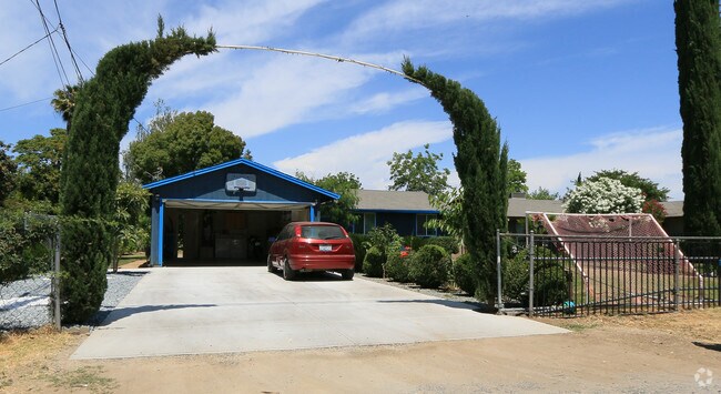 Building Photo - 5597 S Gledhill Ave