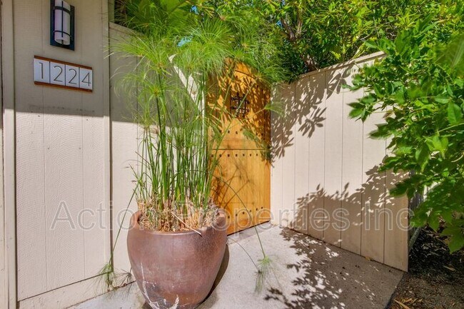 Building Photo - 1224 Miramonte Ave