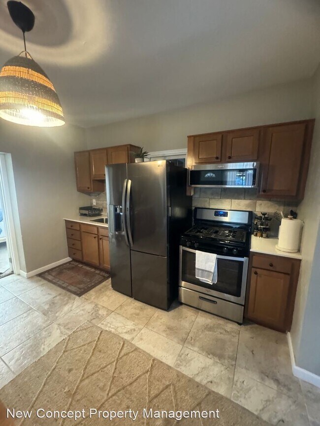 Foto del edificio - 3 br, 1.5 bath House - 438 W. 18th St.