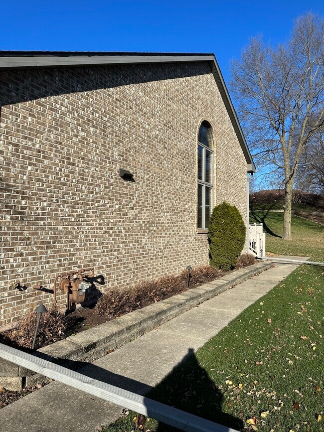 Building Photo - 124 Pack Ct