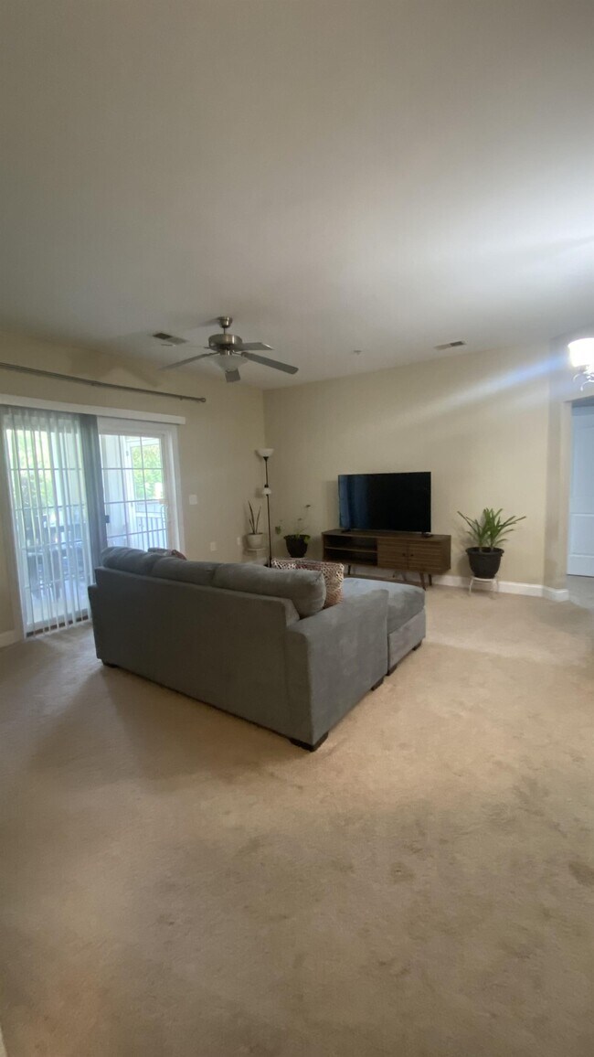 Foto del edificio - 100 Gateway Condos Dr