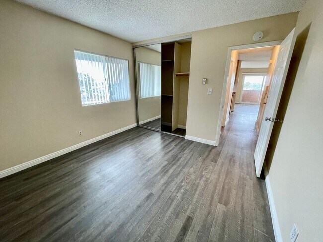 Building Photo - 1 Bed 1 Bath with Views of Mission Bay