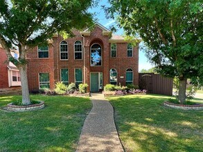 Building Photo - 9705 Hickory St