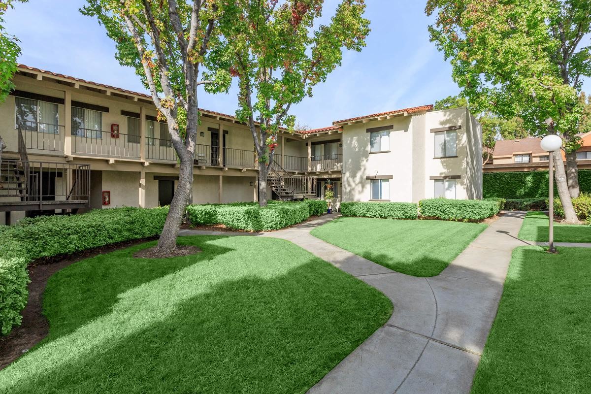 Carlyle Square Apartment Homes