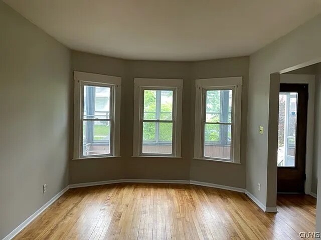 Building Photo - 132 Ross Park