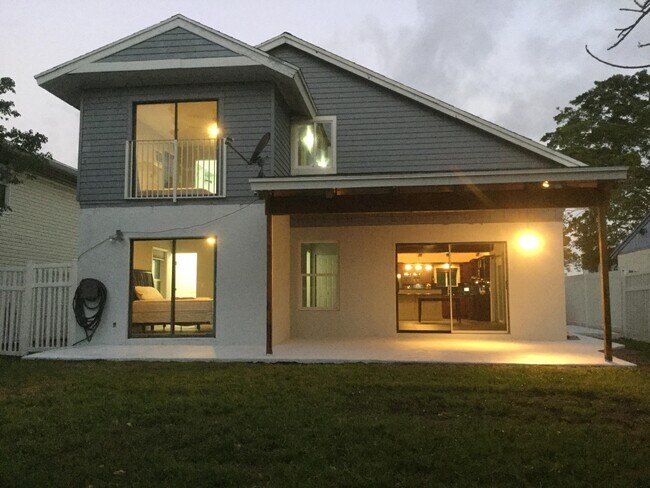 Building Photo - 2484 Southridge Rd