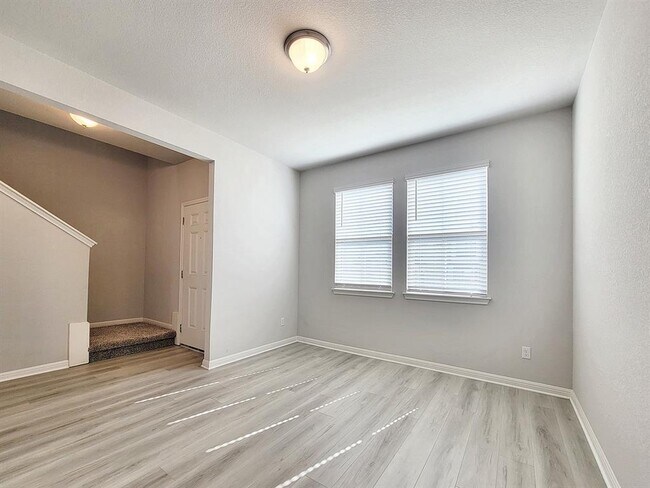 Building Photo - 2044 Arendale Dr