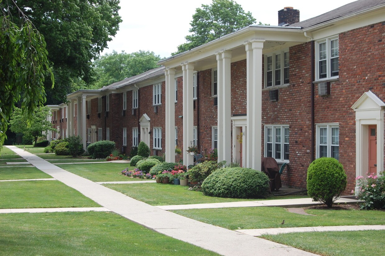 Building Photo - 90 Northfield Ave